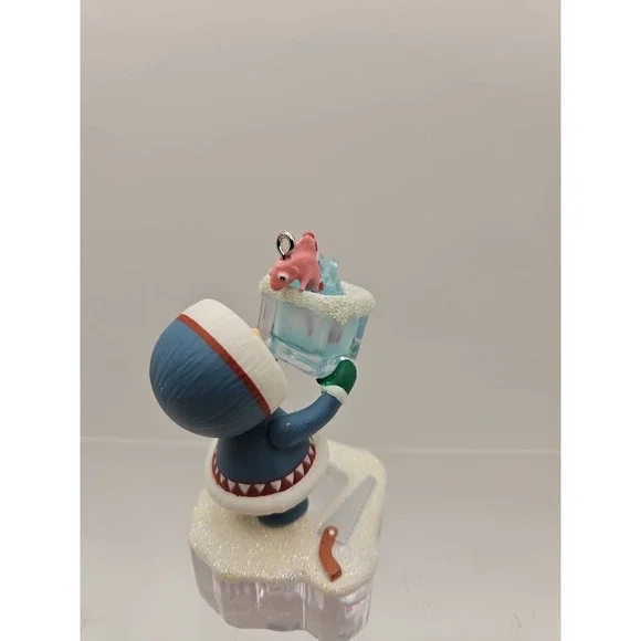 2015 Hallmark Frosty Friends Christmas Ornament  /  #36 In Series.  (422) - Picture 5 of 6